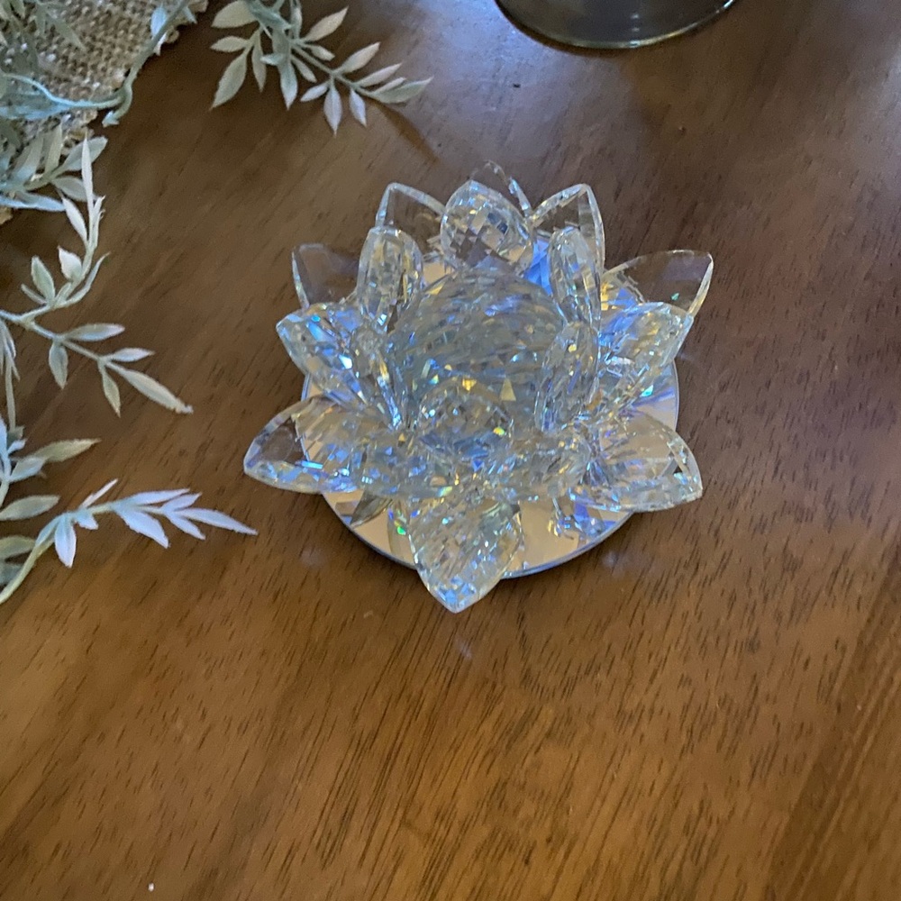 Crystal lotus. In feng shui the lotus flower  goal is  to create balance& flow